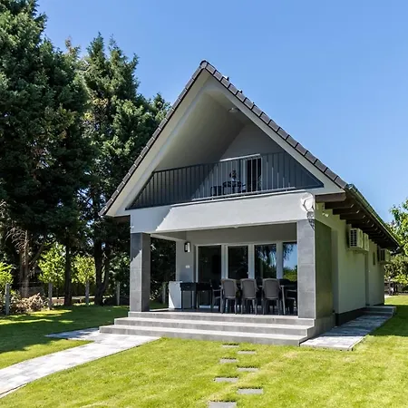 Kővágó Nagyfoki Holtág Casa de Férias Szarvas