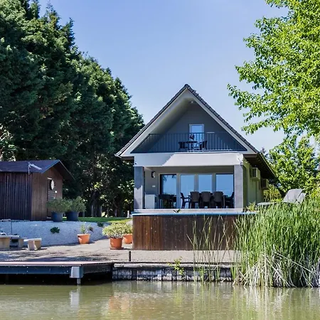 Casa de Férias Kővágó Nagyfoki Holtág *